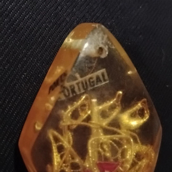 Vintage lucite Keychain/pendant - Picture 4 of 5